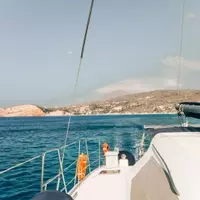 Exploring Milos: A Guide to Hidden Beaches and Culinary Delights