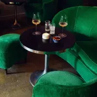 Exploring the Vibrant Wine Bar Scene in Lower East Side