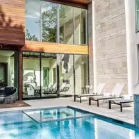 Top Neighborhoods and Unique Stays in Dallas