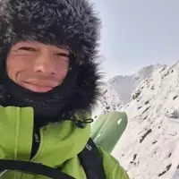 Kowalewski's Broad Peak Ordeal: A Battle Against Elements and Decisions
