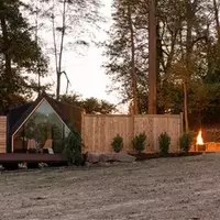 Autumn Escapes: Top Airbnb Stays for Fall Foliage