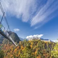 Alpine Jewel: Reutte's Historic Bridge and Castle