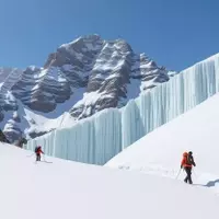 Early Season Ascents on Manaslu Pave Way for Crowds