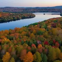 Experience New England's Autumn Splendor: A Relaxing Train Journey Through Vermont's Fall Foliage
