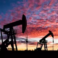 Leading Oil Companies Demonstrate Resilience Amidst Declining Crude Prices
