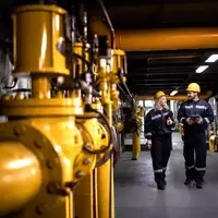 New Fortress Energy's Stock Declines Amidst Legal Challenges and Operational Setbacks