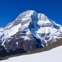 Summit Attempt on Mount Everest's North Face