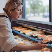 Airport Food: What to Skip for a Safer Journey