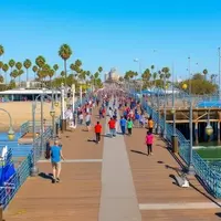 Santa Monica State Beach: A Golden Shore of Inclusivity and Entertainment