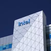 Intel Shares Surge by Nearly 20% Following Strong Earnings Report; Experts Point to AI Growth