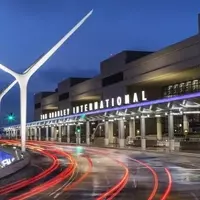 Analyzing Grupo Aeroportuario del Centro Norte (OMAB) as an Investment Opportunity