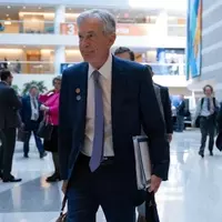 Federal Reserve Poised to Maintain Interest Rates Amidst Geopolitical Tensions and Inflation Concerns
