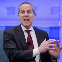 Federal Reserve Governor Raises Alarm on Private Credit Risks