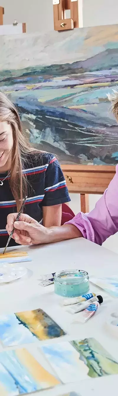 Painting Courses: A Scientific and Educational Overview of Concepts, Learning Structures