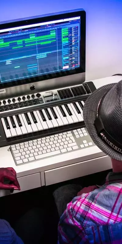 Music Production Courses: Concepts, Mechanisms, and Educational Frameworks