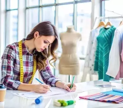 Fashion Design Training: Educational Structure, Creative Mechanisms, and Industry Context