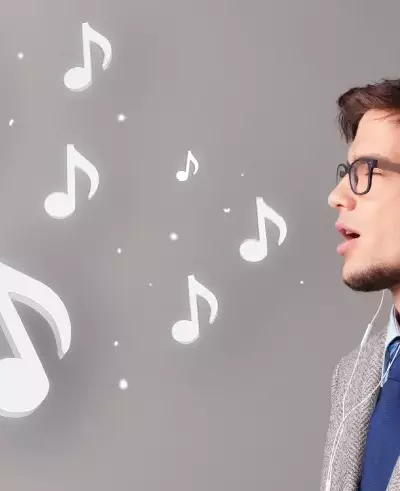 Vocal Training Courses: A Scientific Overview of Structure, Mechanisms, and Educational Context