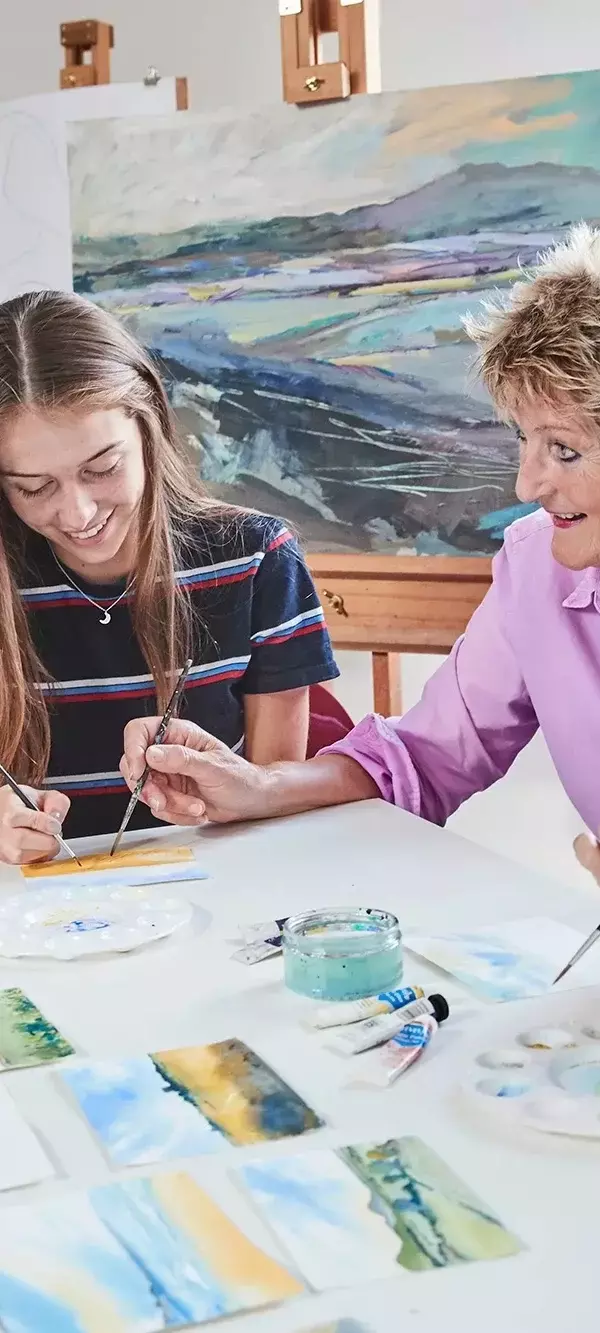 Painting Courses: A Scientific and Educational Overview of Concepts, Learning Structures