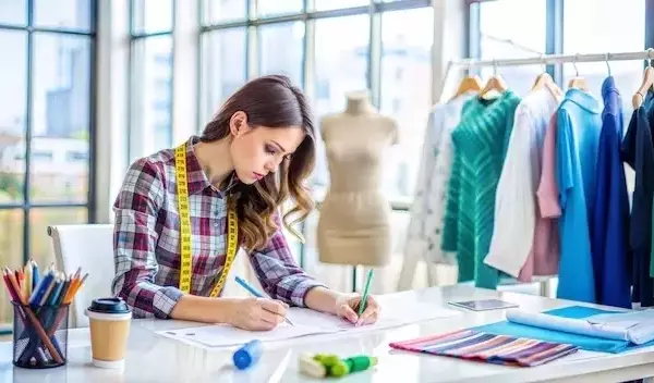 Fashion Design Training: Educational Structure, Creative Mechanisms, and Industry Context