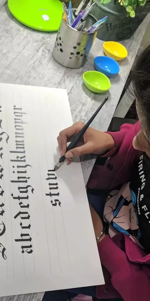 Calligraphy Training: Techniques, Learning Mechanisms, and Artistic Contexts
