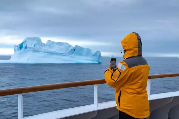 Embrace the Solo Explorer: A Transformative Polar Journey