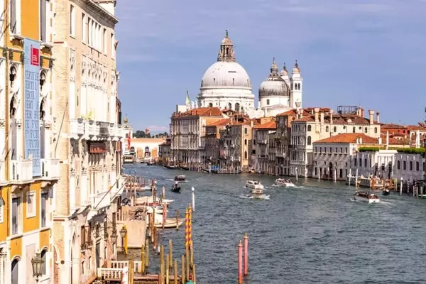 Unveiling Venice: A Comprehensive Guide to its Iconic Sights and Hidden Treasures