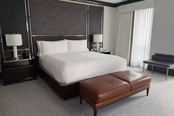Waldorf Astoria Chicago: A Blend of Historic Luxury and Modern Comfort