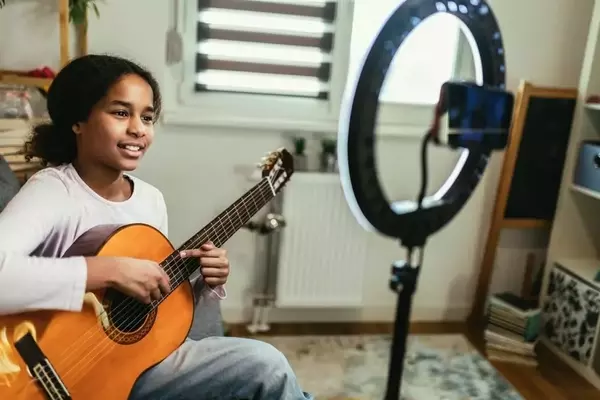 Vocal Training Courses: A Scientific Overview of Singing Education, Mechanisms, and Applications